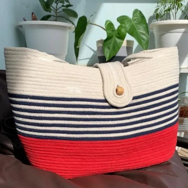 handmade cotton cored corssbody bags small purse with gold chain strap and strap and clasp, elegant shoulder bag, handmade cotton cored corssbody bags small purse with gold chain strap and strap and clasp, elegant shoulder bag,